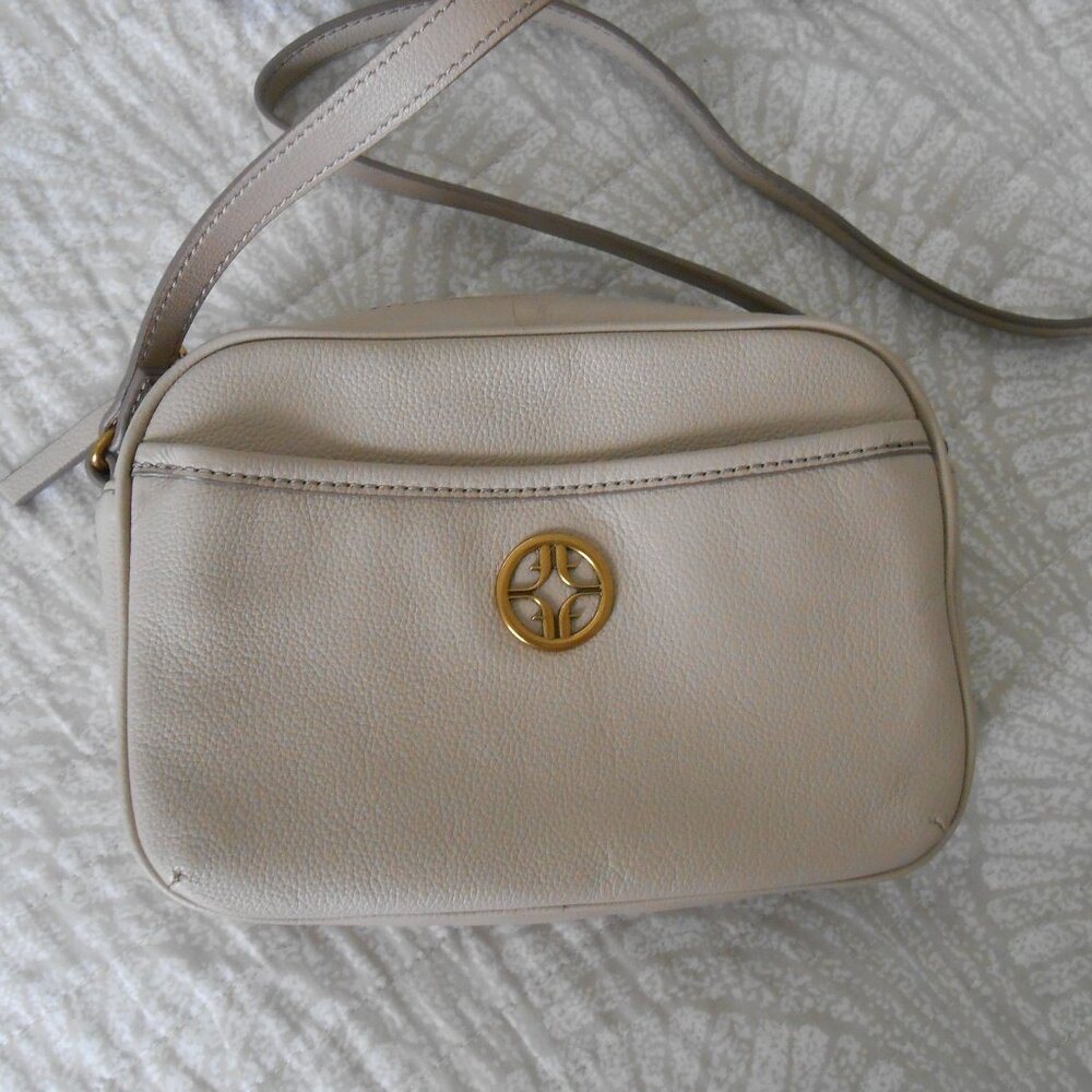 Fossil Taupe Color Neutral Leather Crossbody Bag read details.